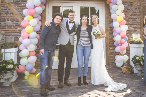 Bild von uns mit einem Hochzeitspaar